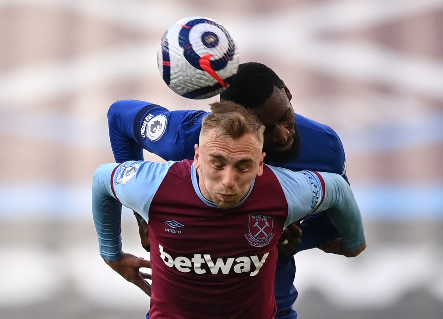 同样通过中 同样通过中